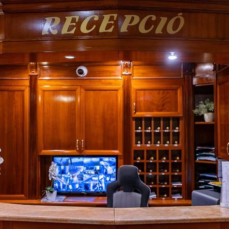 Hotel Barbakan Pécs Extérieur photo