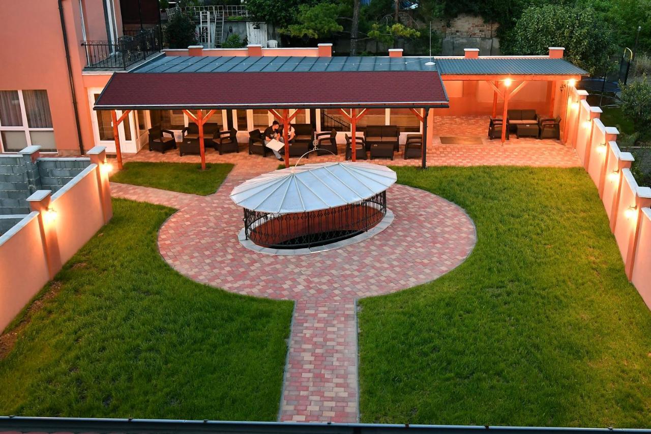 Hotel Barbakan Pécs Extérieur photo