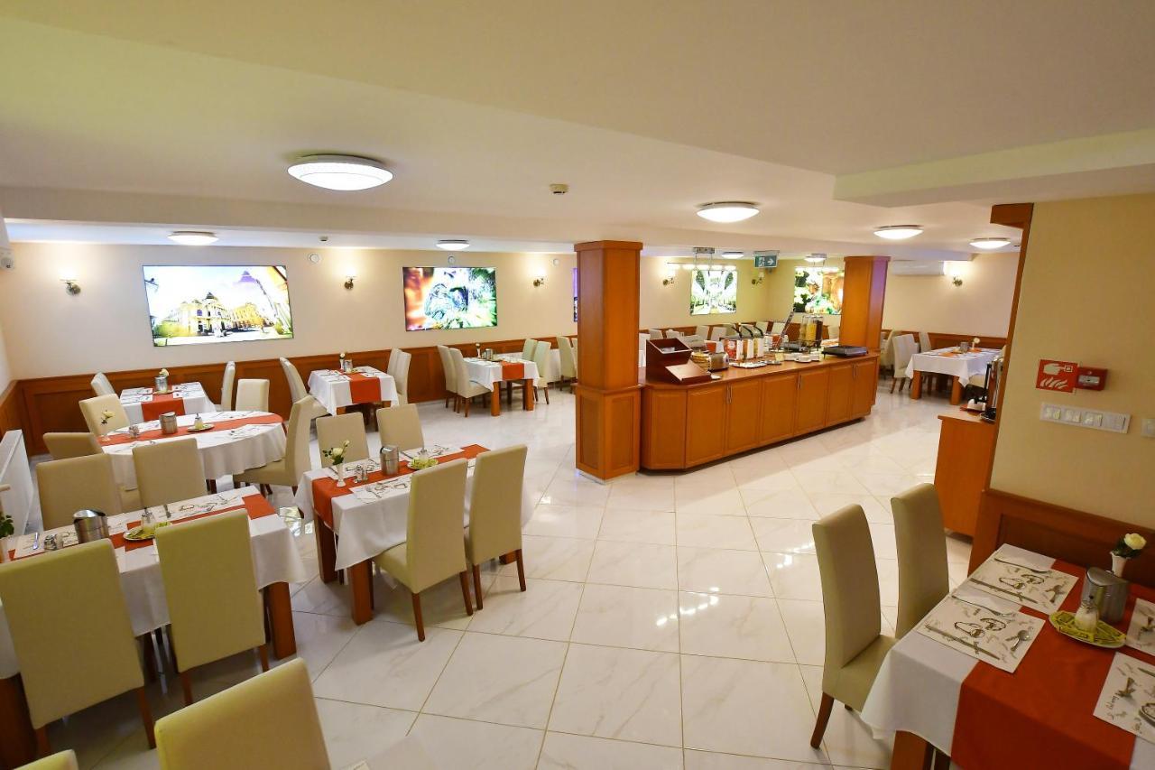 Hotel Barbakan Pécs Extérieur photo