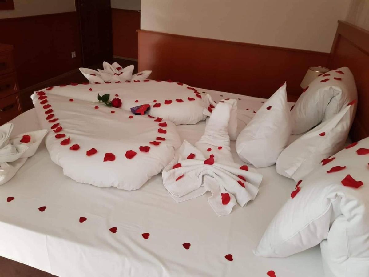 Hotel Barbakan Pécs Extérieur photo