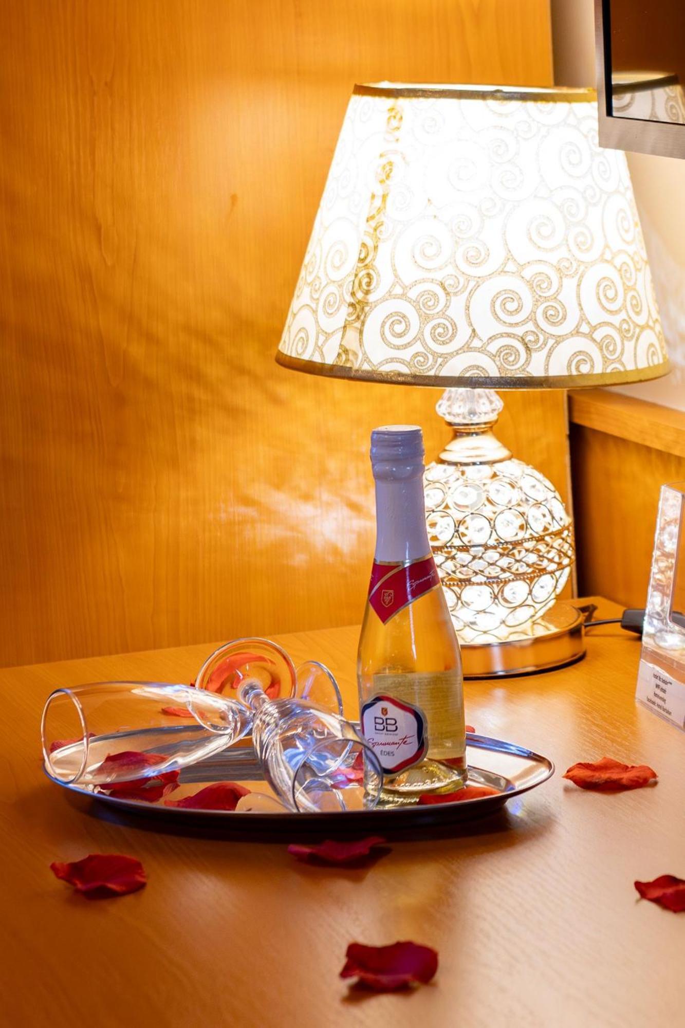 Hotel Barbakan Pécs Extérieur photo