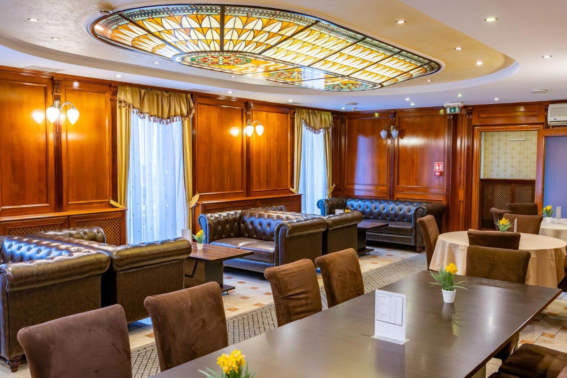 Hotel Barbakan Pécs Extérieur photo