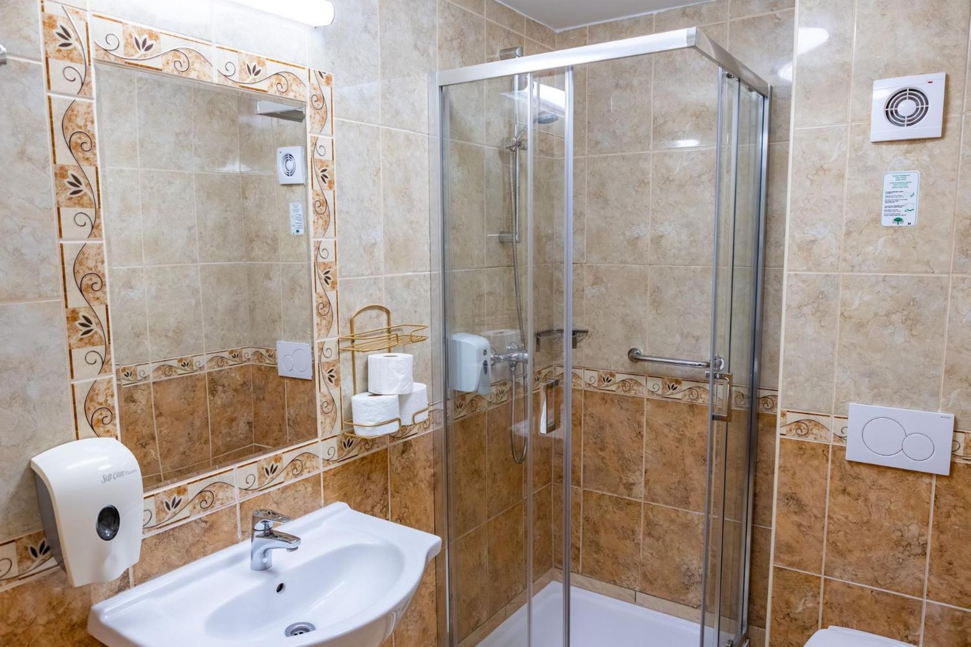 Hotel Barbakan Pécs Extérieur photo