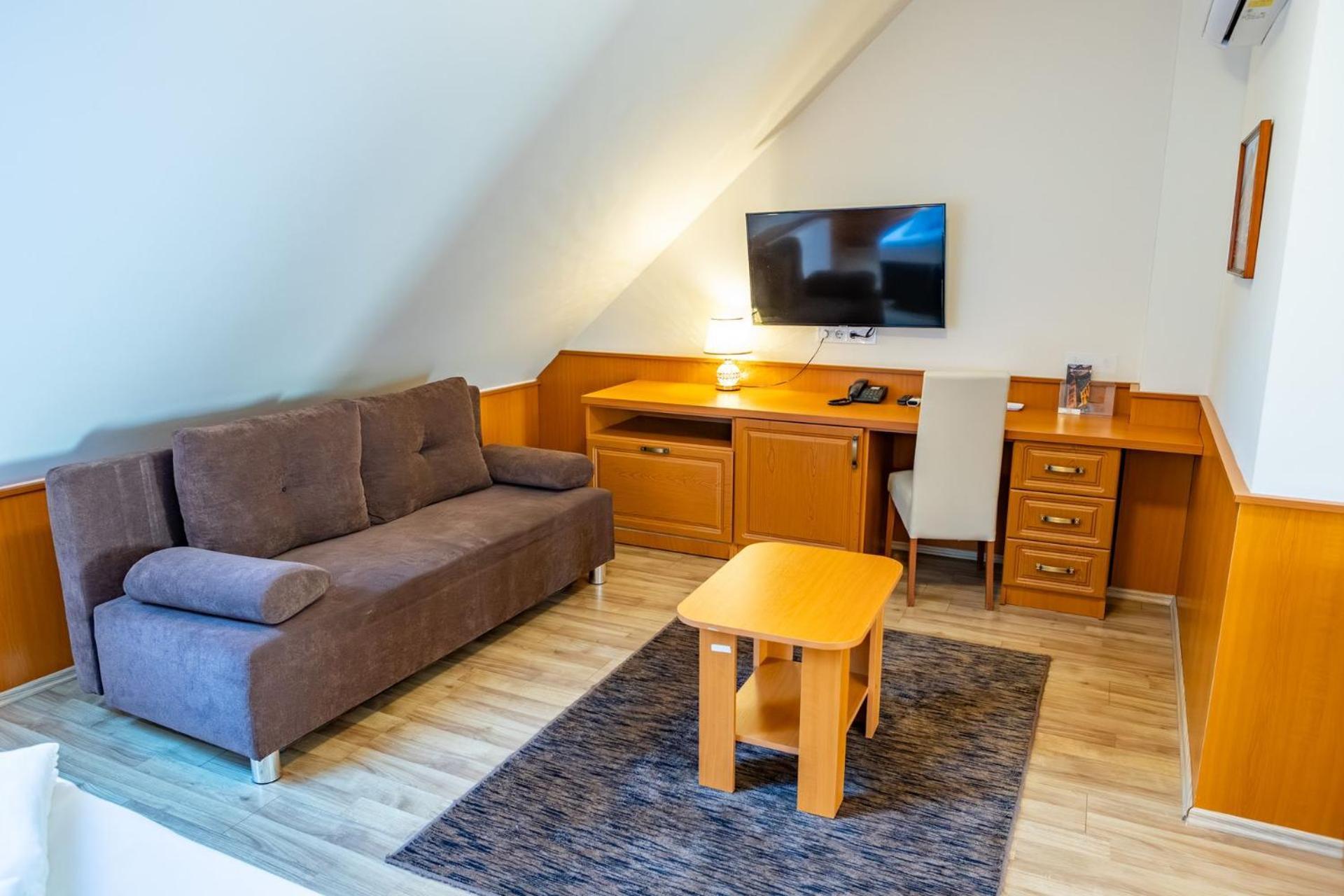 Hotel Barbakan Pécs Extérieur photo